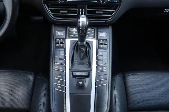2020 Porsche Macan Macan