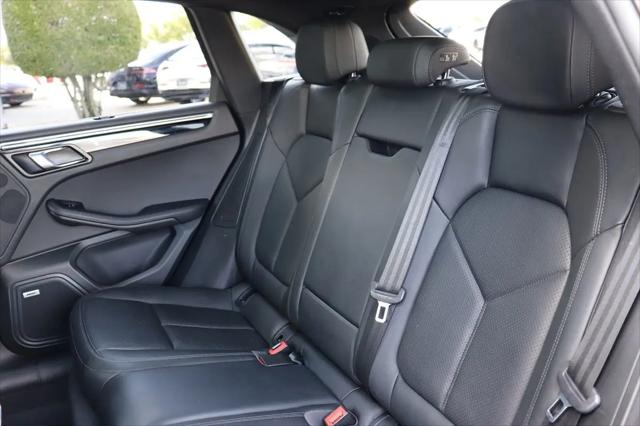 2020 Porsche Macan Macan