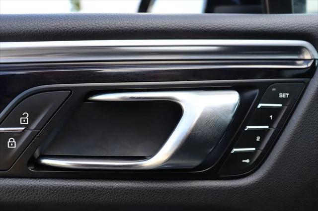 2020 Porsche Macan Macan