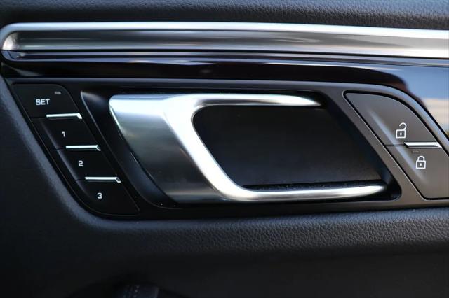 2020 Porsche Macan Macan