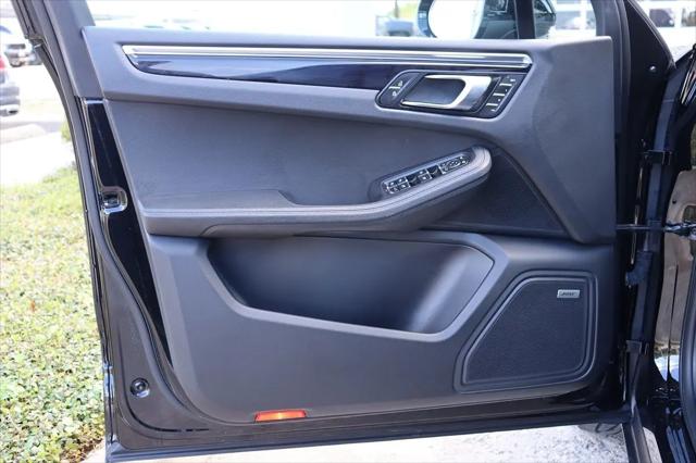2020 Porsche Macan Macan