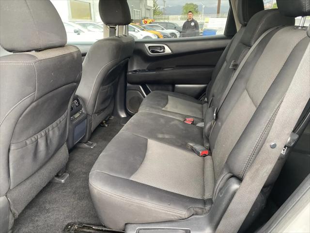 2017 Nissan Pathfinder S