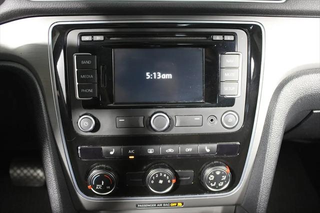 2015 Volkswagen Passat 1.8T SE