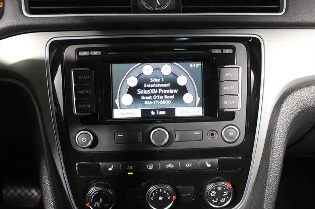 2015 Volkswagen Passat 1.8T SE