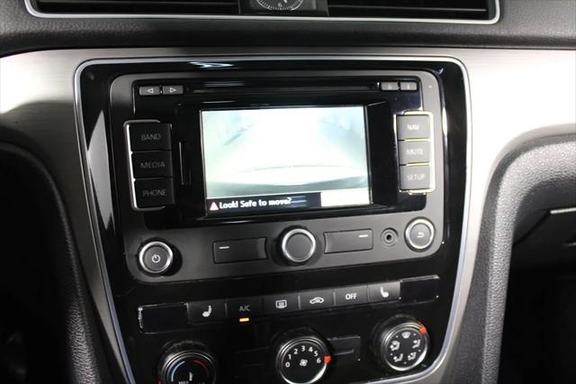 2015 Volkswagen Passat 1.8T SE