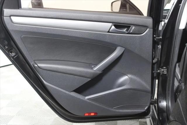 2015 Volkswagen Passat 1.8T SE