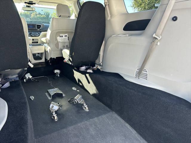 2021 Chrysler Voyager LXI