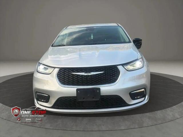 2024 Chrysler Pacifica Touring L for sale in Chicago, IL