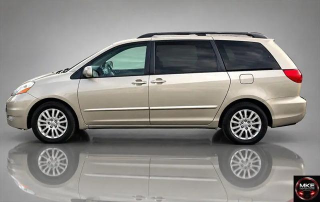 2007 Toyota Sienna XLE for sale in Muskego, WI