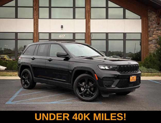 2023 Jeep Grand Cherokee Altitude 4x4 for sale in Troy, MO