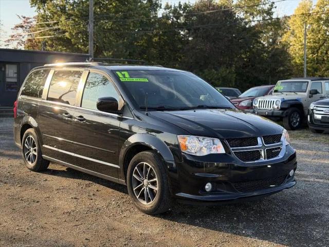 2017 Dodge Grand Caravan SXT for sale in Newark, OH