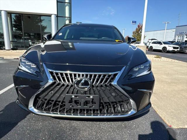 2024 Lexus ES 300h Ultra Luxury for sale in Janesville, WI