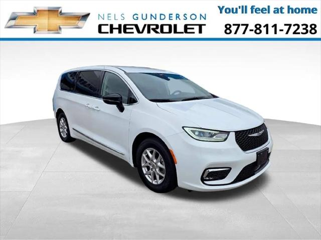 2024 Chrysler Pacifica Touring L for sale in Osseo, WI