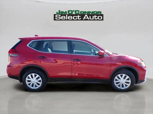 2017 Nissan Rogue S for sale in Oconomowoc, WI