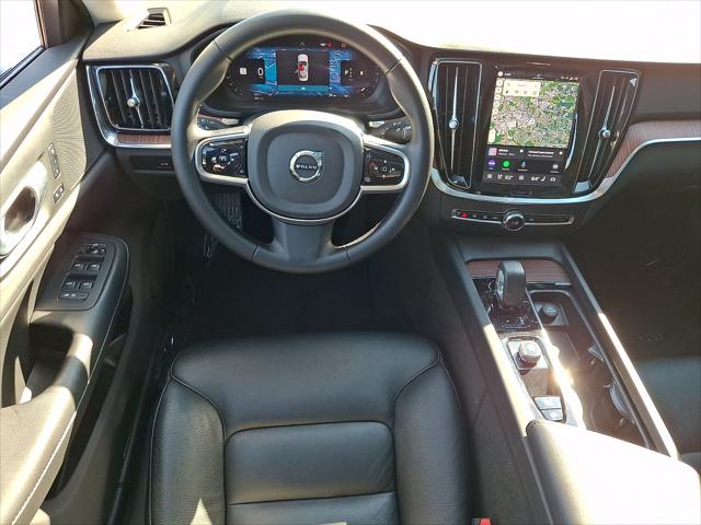 2025 Volvo S60 B5 Plus