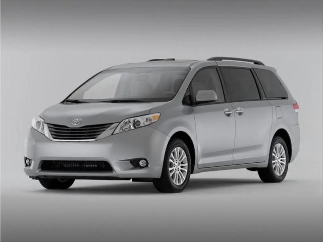2011 Toyota Sienna LE for sale in West Simsbury, CT