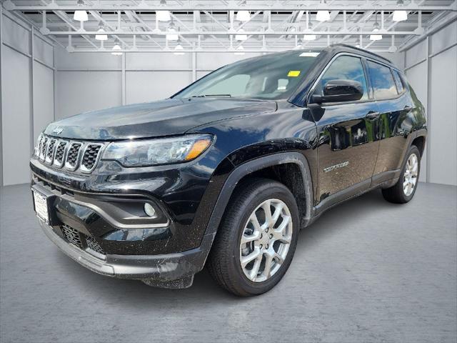 2024 Jeep Compass Latitude Lux FWD