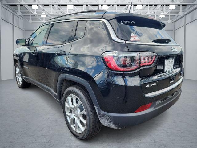 2024 Jeep Compass Latitude Lux FWD