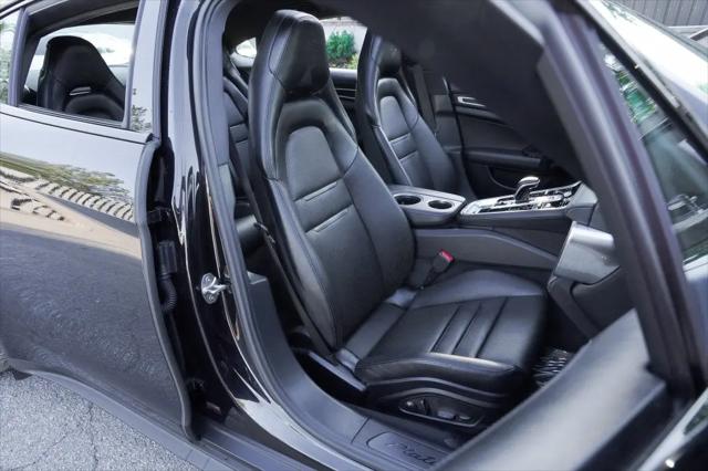 2023 Porsche Panamera E-Hybrid 4