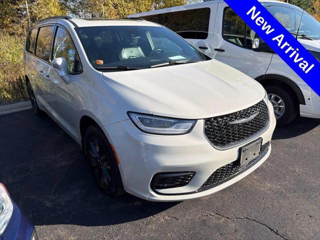 2021 Chrysler Pacifica Limited AWD for sale in Merrill, WI