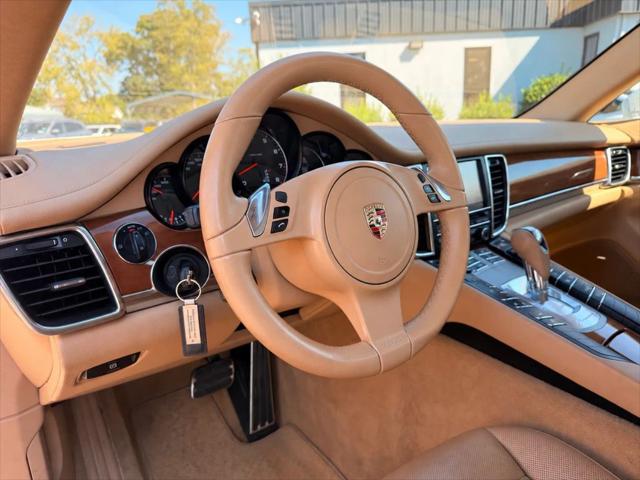 2012 Porsche Panamera 4