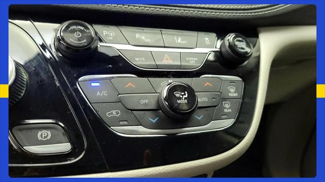 2023 Chrysler Pacifica Hybrid Touring L