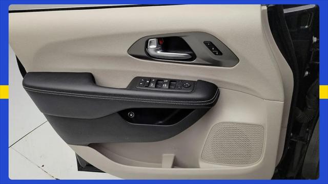 2023 Chrysler Pacifica Hybrid Touring L