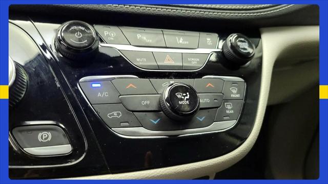 2023 Chrysler Pacifica Hybrid Touring L