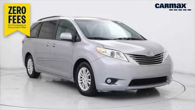2017 Toyota Sienna XLE 8 Passenger for sale in Sanford, FL