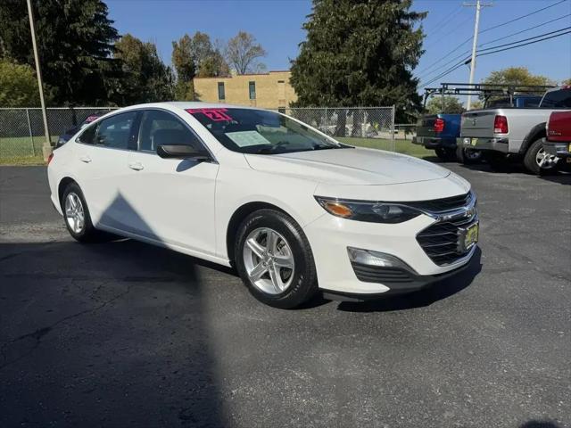 2021 Chevrolet Malibu FWD 1FL for sale in Racine, WI