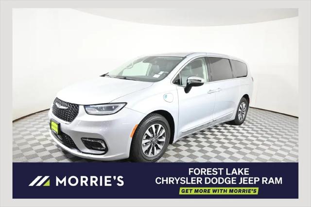 2023 Chrysler Pacifica Hybrid Limited for sale in Forest Lake, MN