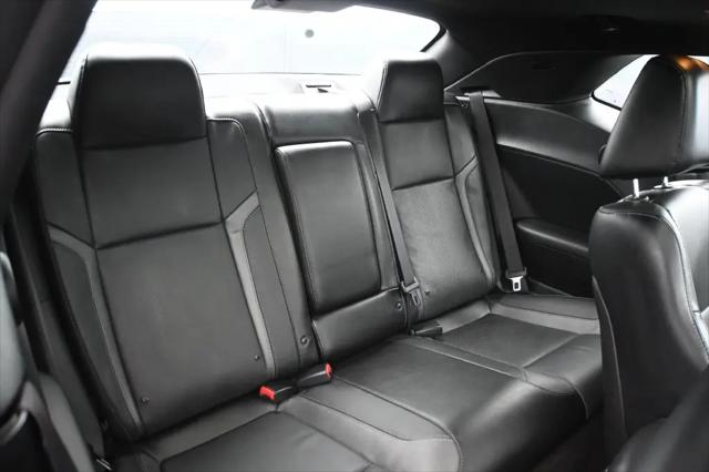 2015 Dodge Challenger SXT Plus