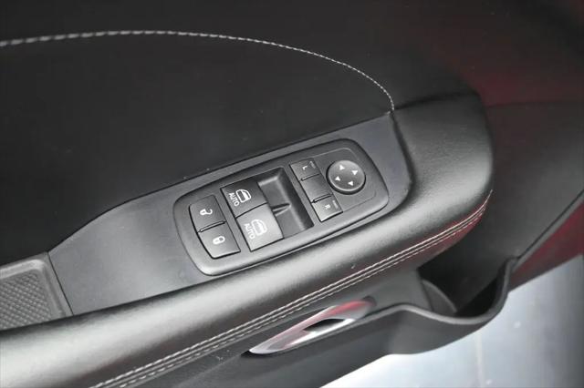 2015 Dodge Challenger SXT Plus