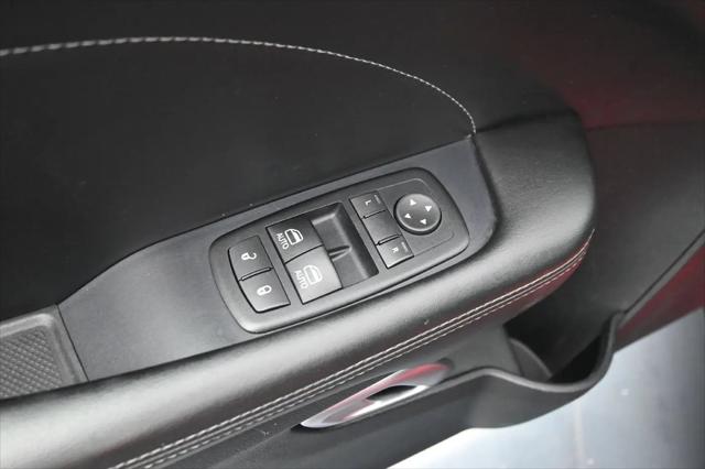 2015 Dodge Challenger SXT Plus