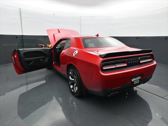 2015 Dodge Challenger SXT Plus