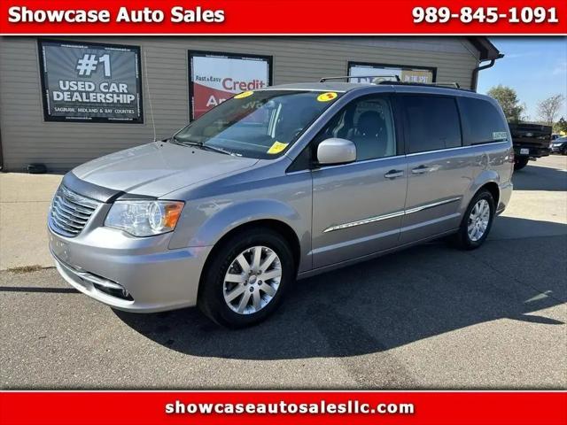 2016 Chrysler Town & Country Touring for sale in Chesaning, MI