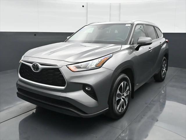 2026 Toyota Highlander Hybrid XLE for sale in Burnsville, MN