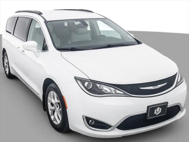 2017 Chrysler Pacifica Touring-L for sale in Coal City, IL