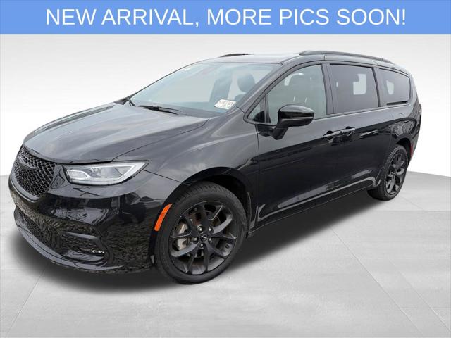 2023 Chrysler Pacifica Touring L AWD for sale near Celina, OH