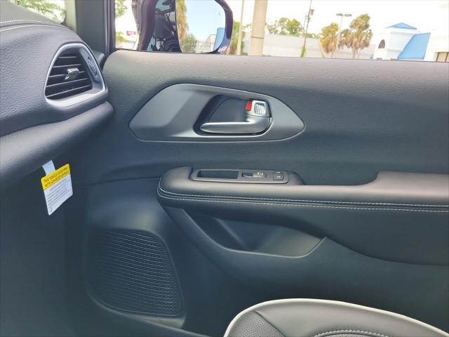 2027 Chrysler Pacifica Limited