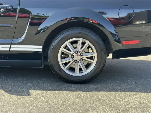 2005 Ford Mustang Premium
