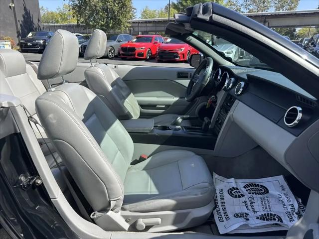 2005 Ford Mustang Premium