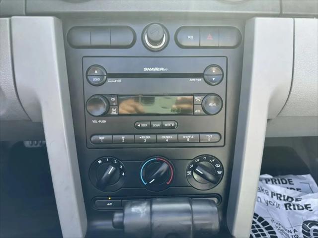 2005 Ford Mustang Premium