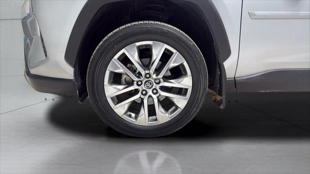 2020 Toyota RAV4 XLE Premium