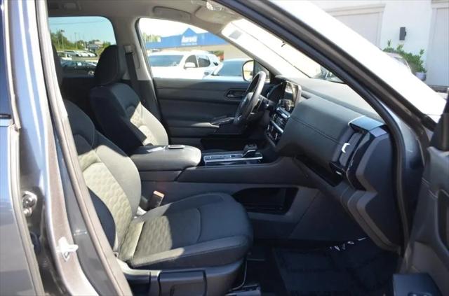 2025 Nissan Pathfinder SV FWD
