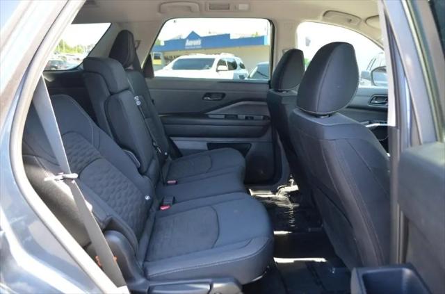 2025 Nissan Pathfinder SV FWD