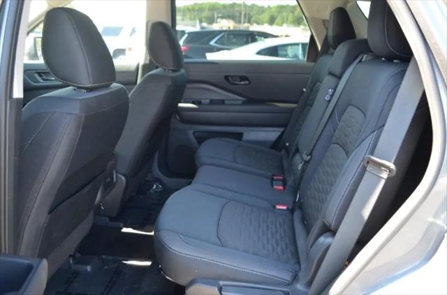 2025 Nissan Pathfinder SV FWD
