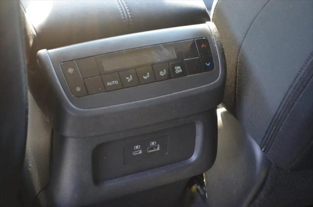 2025 Nissan Pathfinder SV FWD