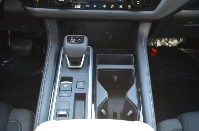 2025 Nissan Pathfinder SV FWD