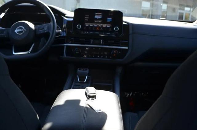 2025 Nissan Pathfinder SV FWD